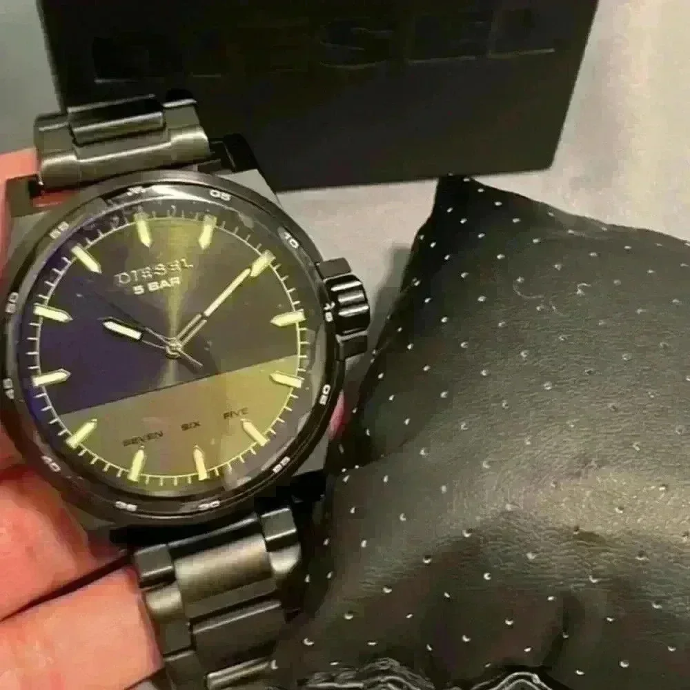 🔥NIB: Men’s Diesel watch
